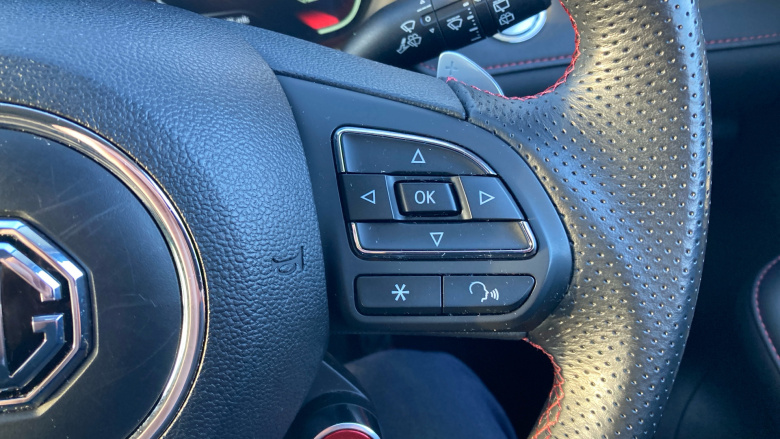 MG HS 1.5 T-GDI Trophy 5dr DCT Petrol Hatchback